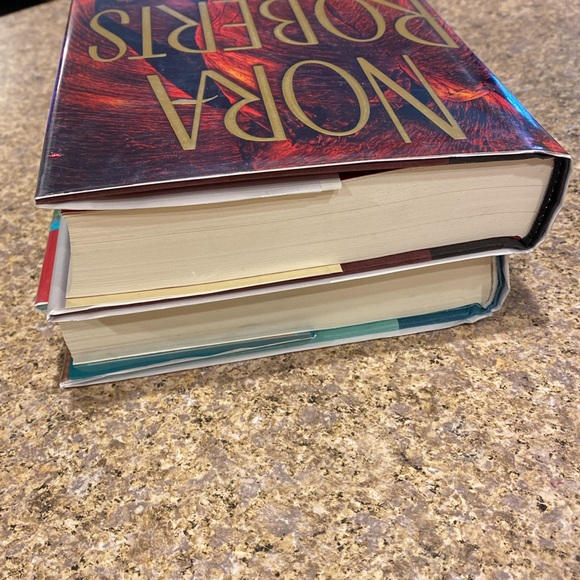 2 Nora Roberts Hardcover Books The Reef & Birthright - Picture 7 of 16